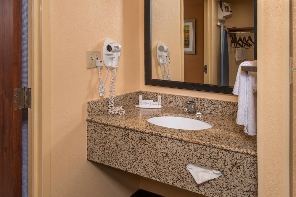 Фото Fairfield Inn & Suites Dulles Airport Chantilly
