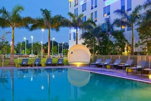 Внешний вид отеля Aloft Miami Doral в Дорале, фото 1