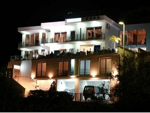 Гостиница Hotel Senator в Общине Улцинь