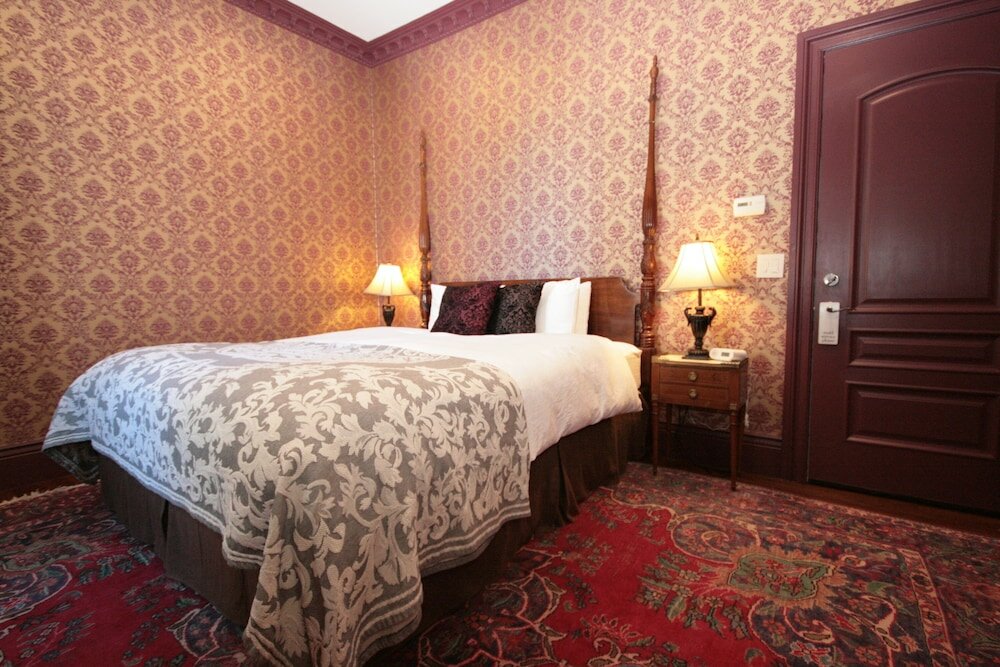 Фото Monte Cristo Bed and Breakfast