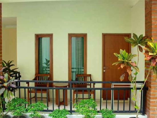 Фото Puri Pangeran Hotel