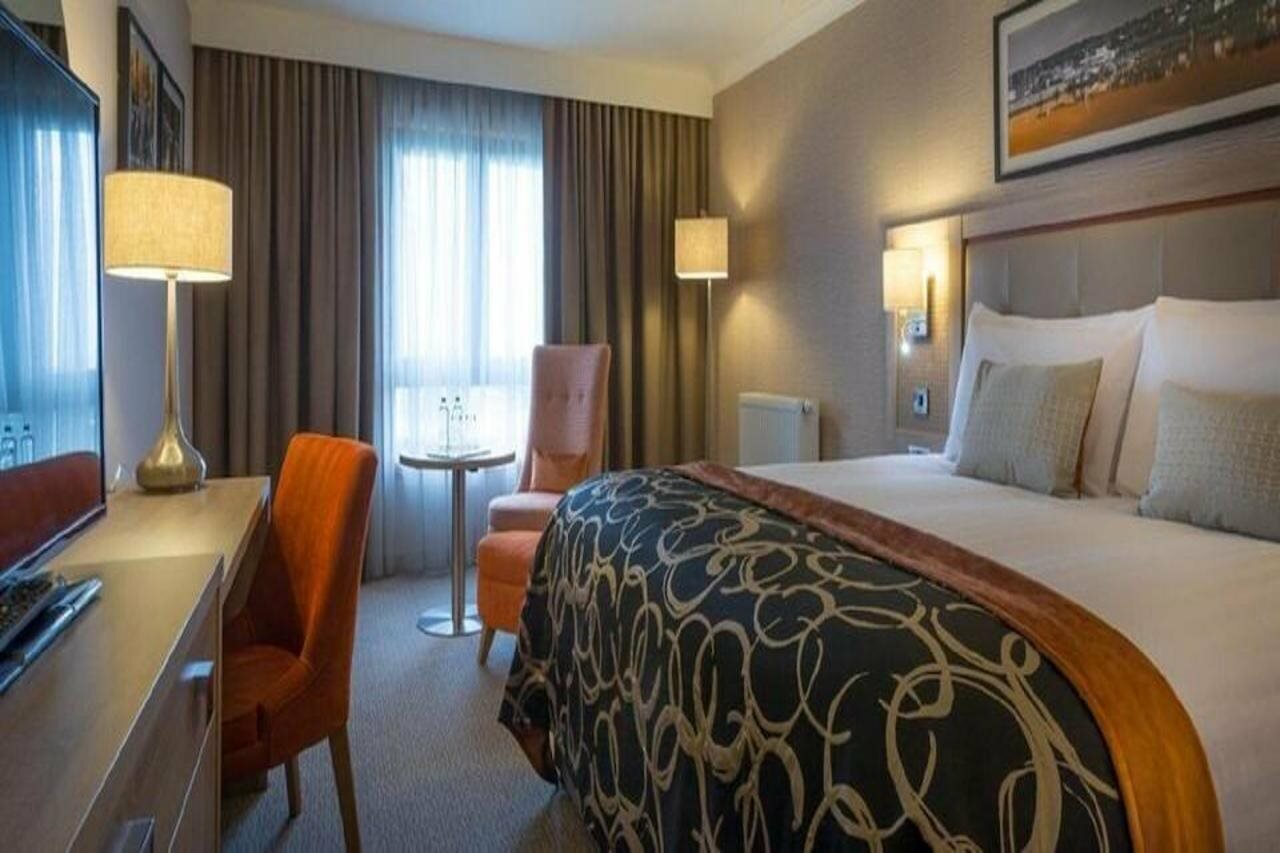 Фото Clayton Hotel Belfast