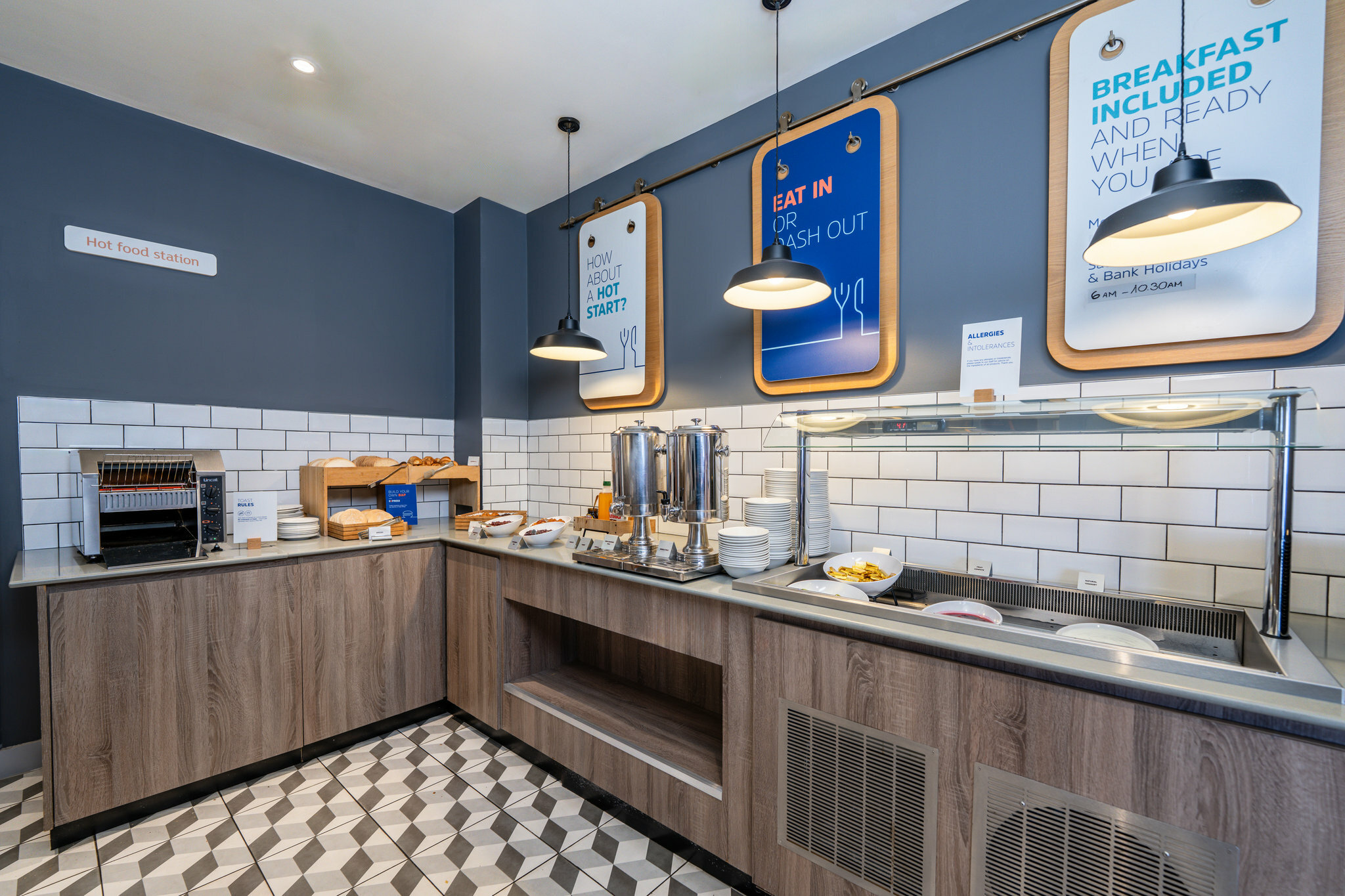 Фото Holiday Inn Express Aberdeen Airport