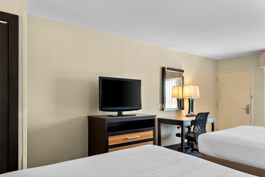 Фото Best Western Newport Inn