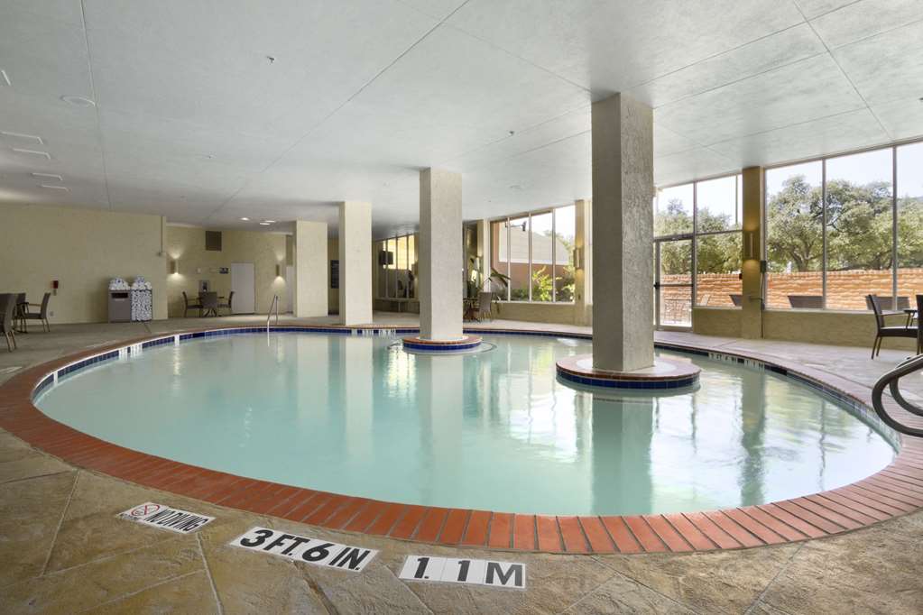 Фото Embassy Suites Hotel Dallas Market Center