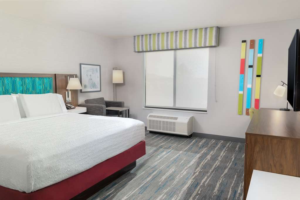 Фото Hampton Inn & Suites Santa Rosa Sonoma Wine Country