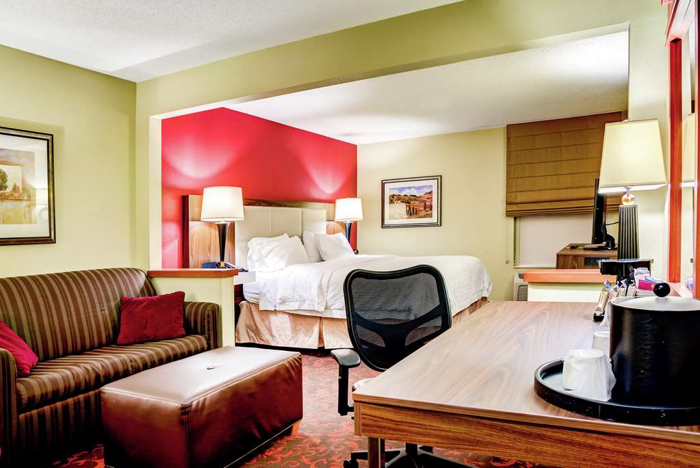 Фото Hampton Inn St. Joseph