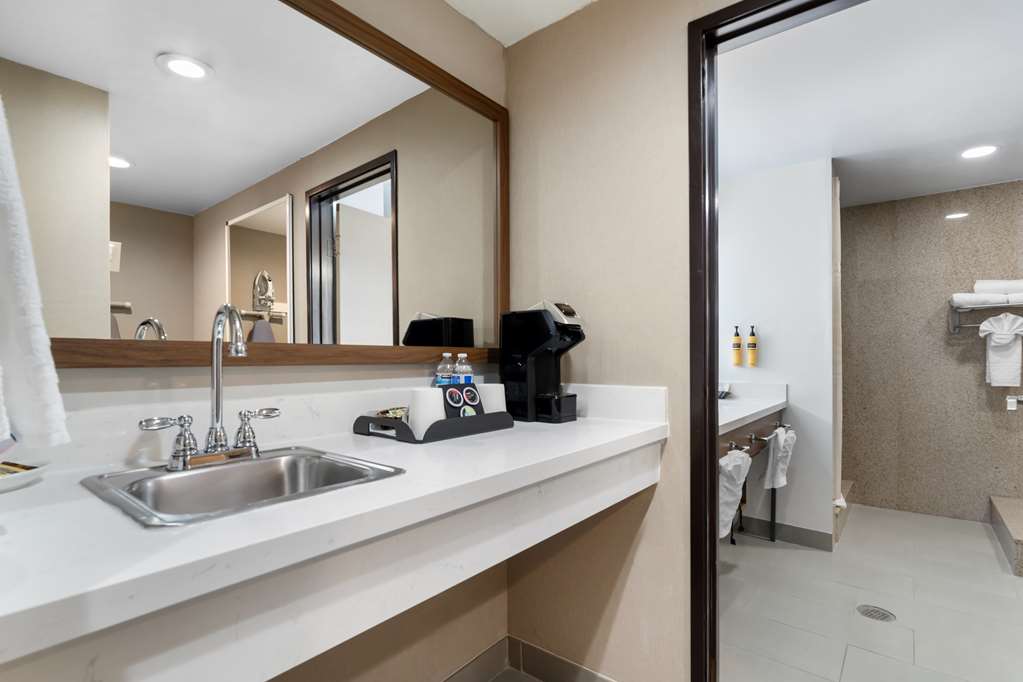 Фото Best Western Plus Newport Mesa Inn