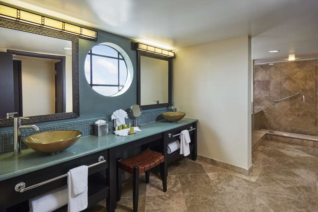 Фото DoubleTree by Hilton Hotel Orlando at SeaWorld
