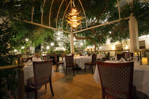 Гостиница Embassy Suites Hotel Birmingham в Бирмингеме