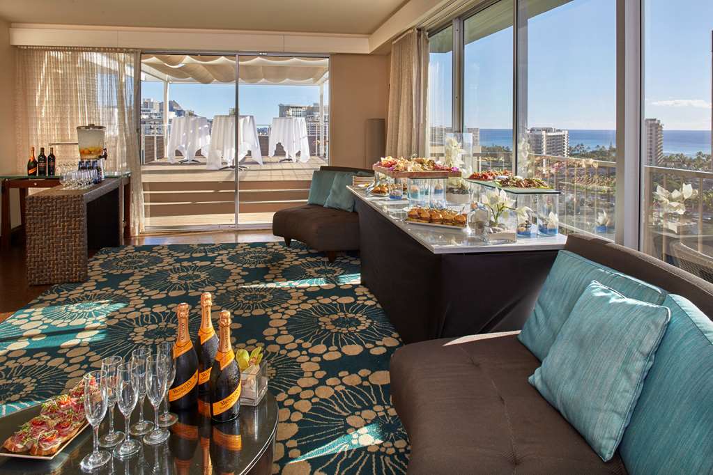 Фото DoubleTree by Hilton Alana - Waikiki Beach