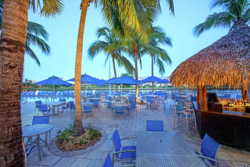 Фото DoubleTree Resort by Hilton Hollywood Beach