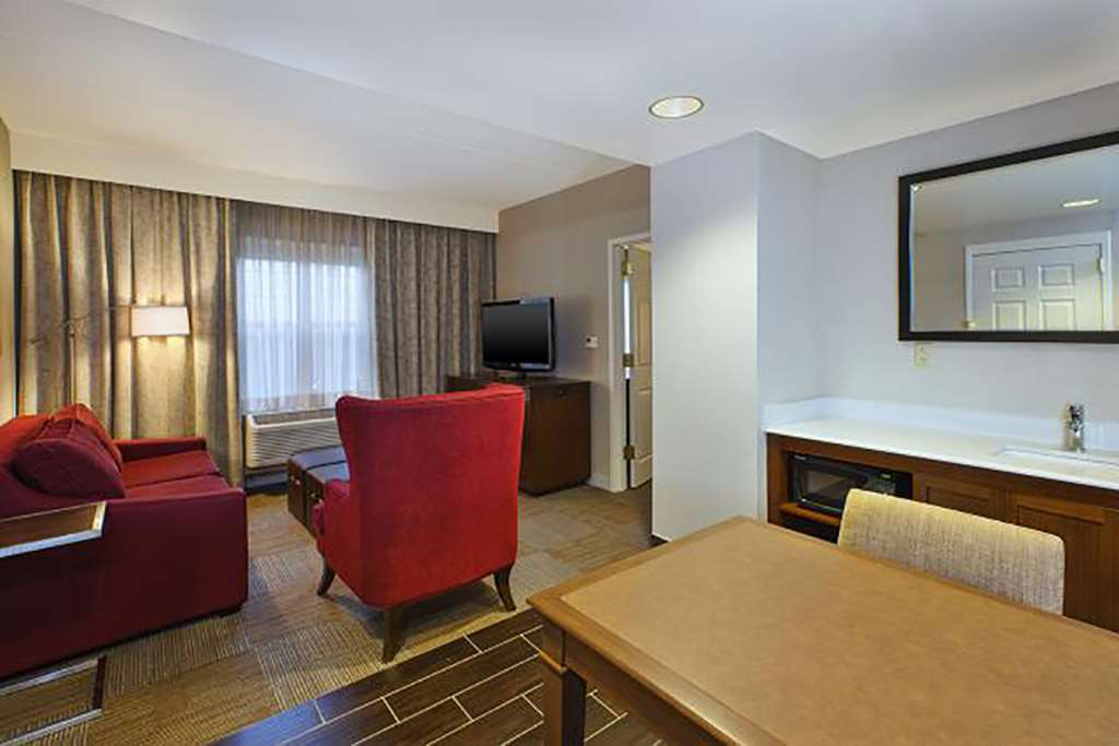 Фото Hampton Inn & Suites Providence/Warwick-Airport