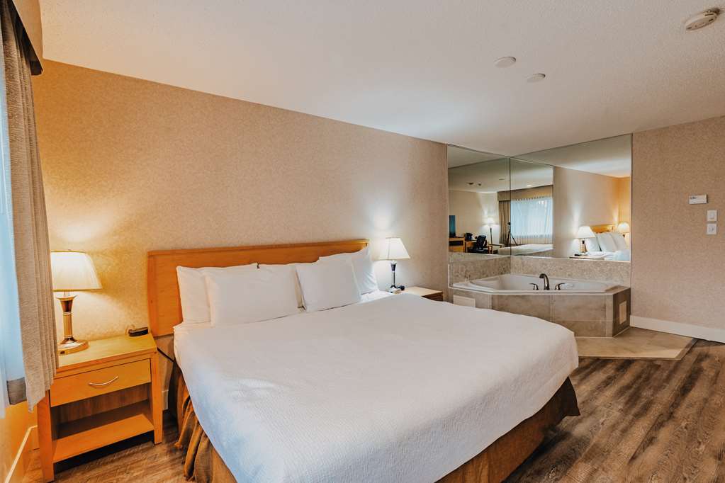 Фото SureStay Plus Hotel by Best Western Coquitlam