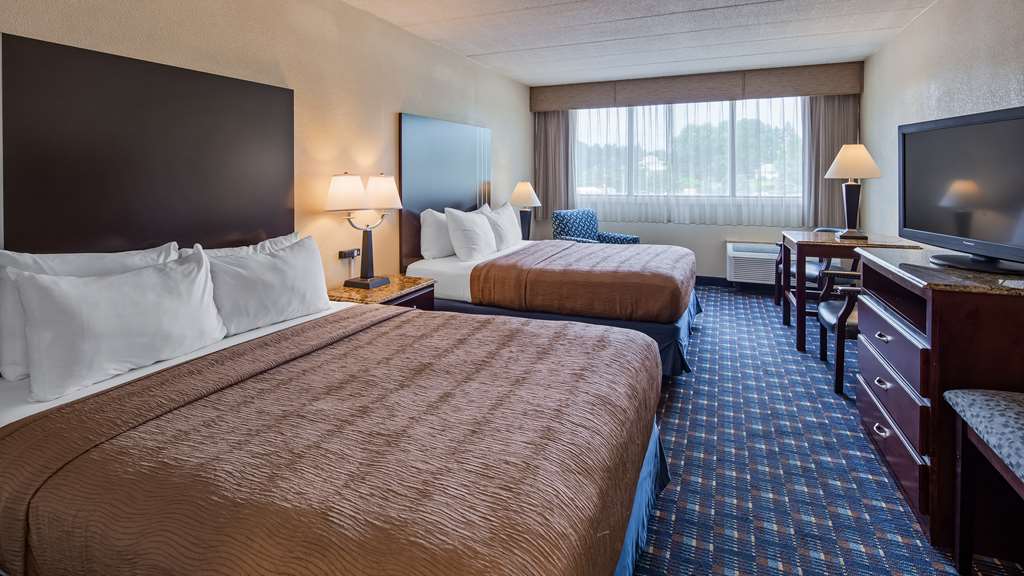 Фото Best Western Plus Reading Inn & Suites
