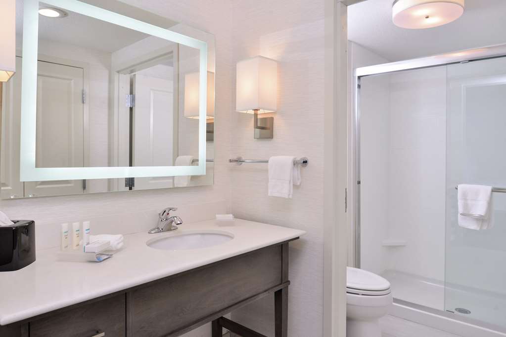 Фото Homewood Suites by Hilton Des Moines Airport