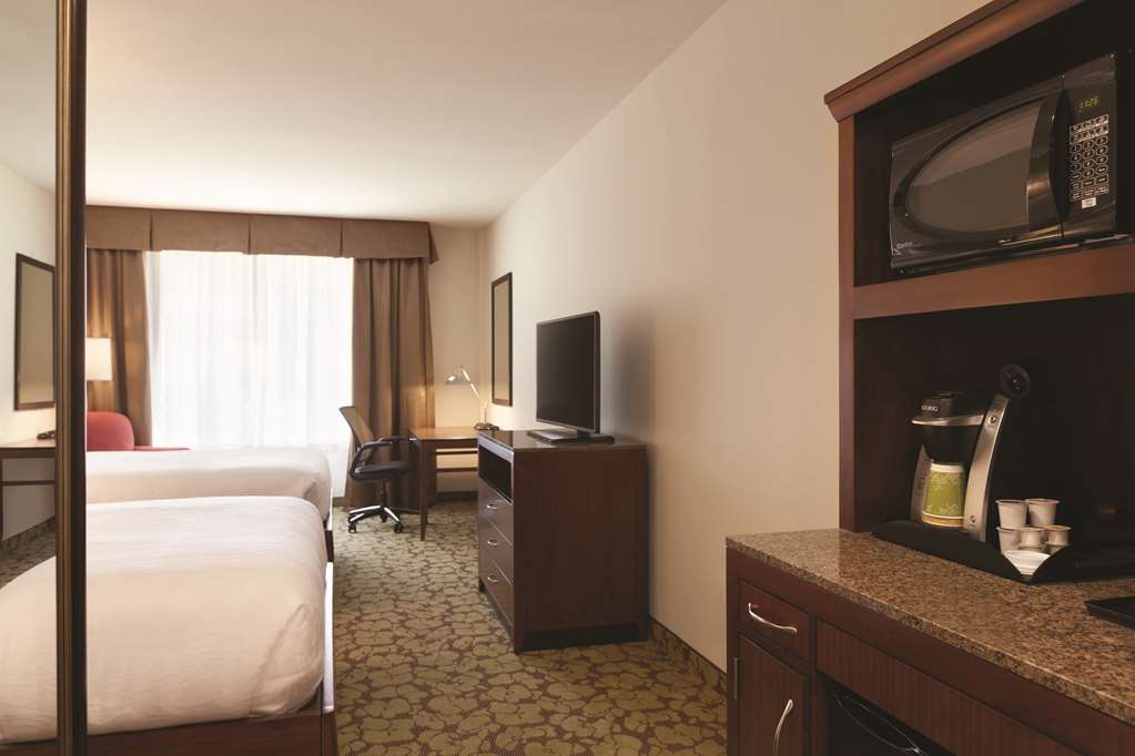 Фото Hilton Garden Inn Boston Logan Airport