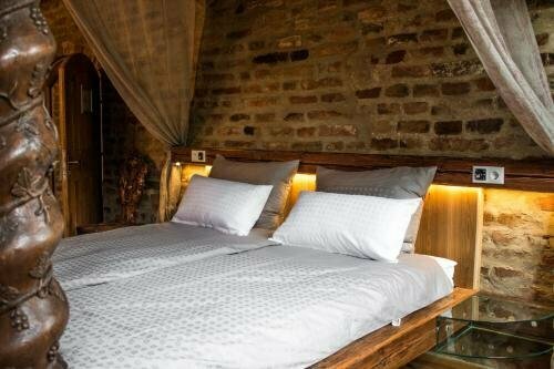 Гостиница Wirgarten Restaurant & Antik Hotel в Дингольфинге