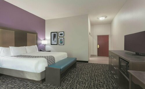 Гостиница La Quinta Inn & Suites by Wyndham Covington в Ковингтоне