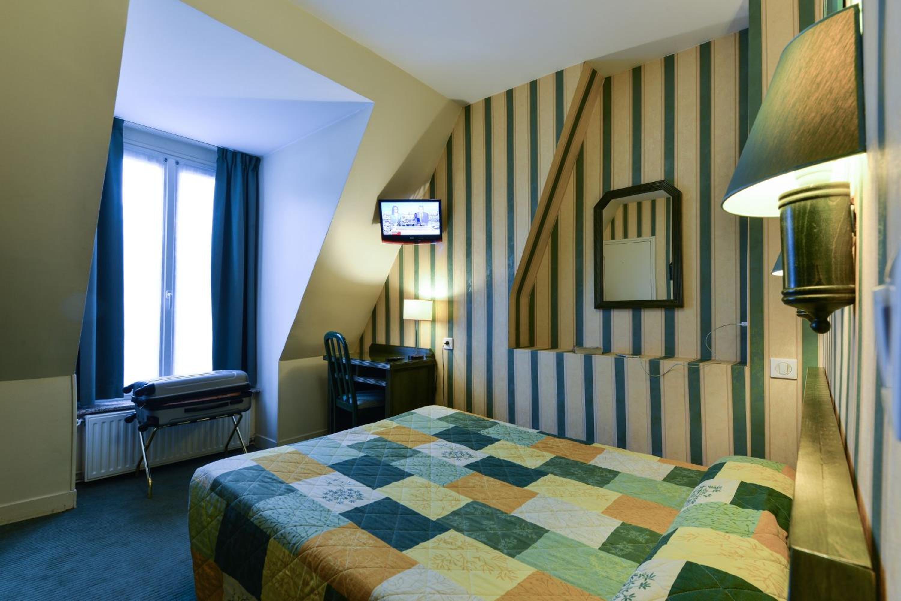 Фото отеля 2