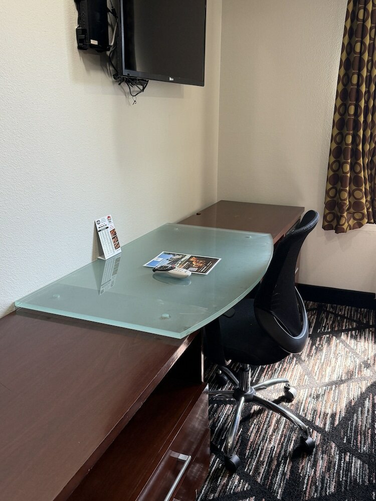 Фото Town House Extended Stay Hotel Downtown