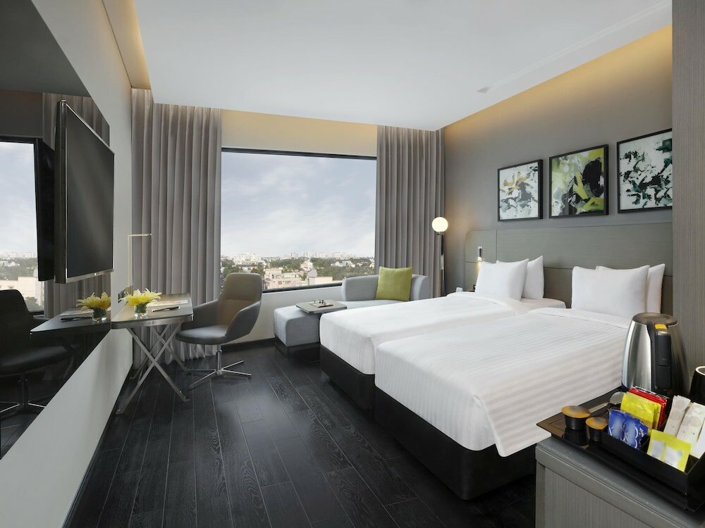 Фото Novotel Chennai Chamiers Road Hotel