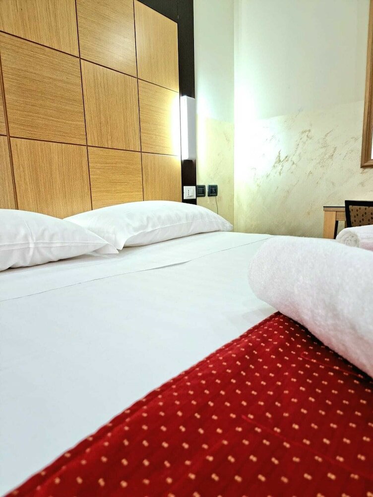 Фото Hotel Fiorella Milano