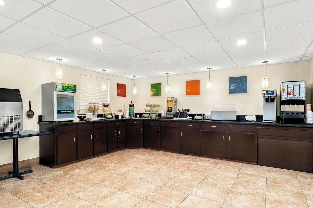 Фото Quality Inn & Suites Lafayette