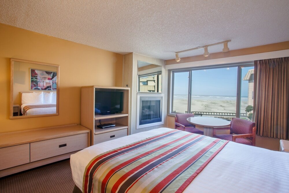 Фото Ebb Tide Oceanfront Inn