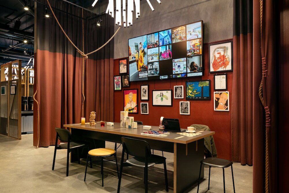 Фото Moxy Oakland Downtown