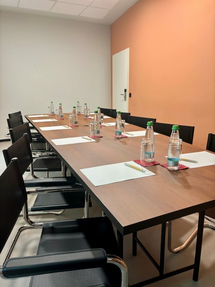 Фото McDreams Hotel Stuttgart City