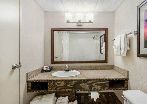 Гостиница Ramada Plaza by Wyndham Nags Head Oceanfront в Штате Северная Каролина