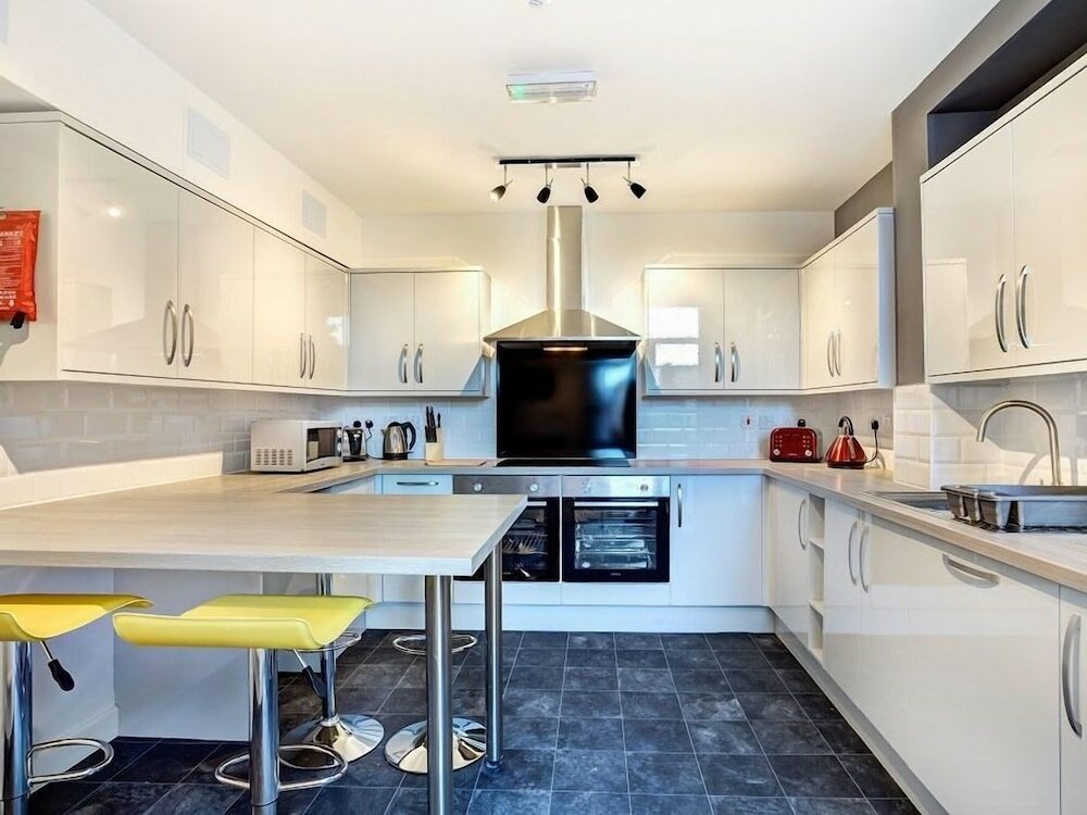 Фото Townhouse Plus @ 166 Edleston Road Crewe