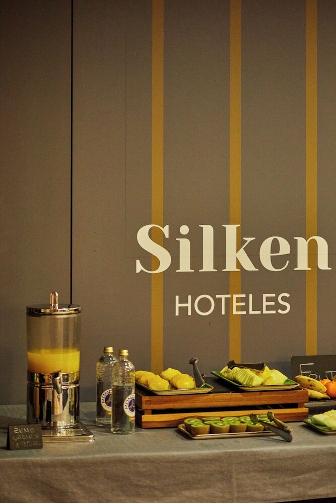 Фото Hotel Silken Monumental Naranco