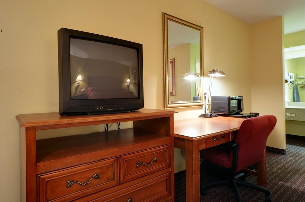 Фото Americas Best Value Inn & Suites Yukon Oklahoma City