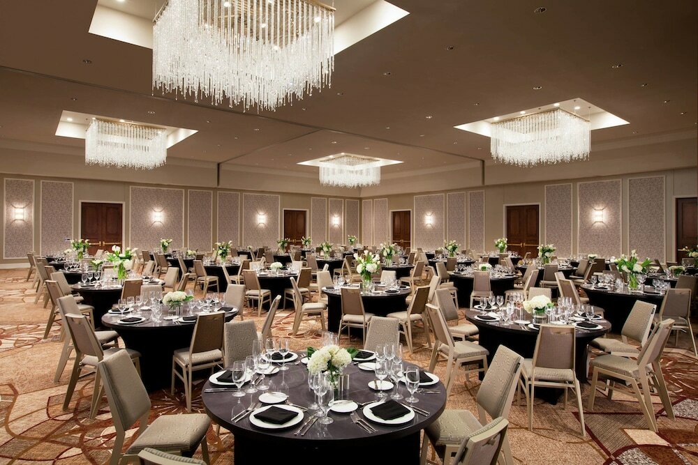 Фото Sheraton McKinney Hotel