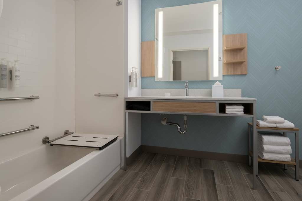 Фото Holiday Inn Express Hotel & Suites Tacoma Downtown, an Ihg Hotel