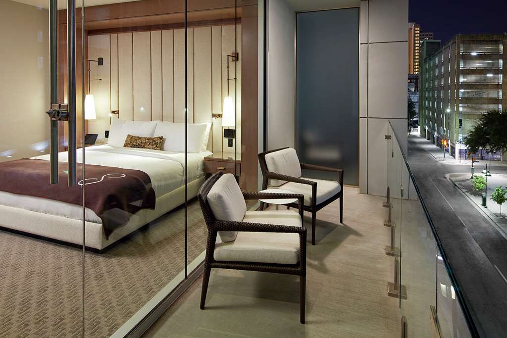 Фото The Statler Dallas Curio Collection by Hilton