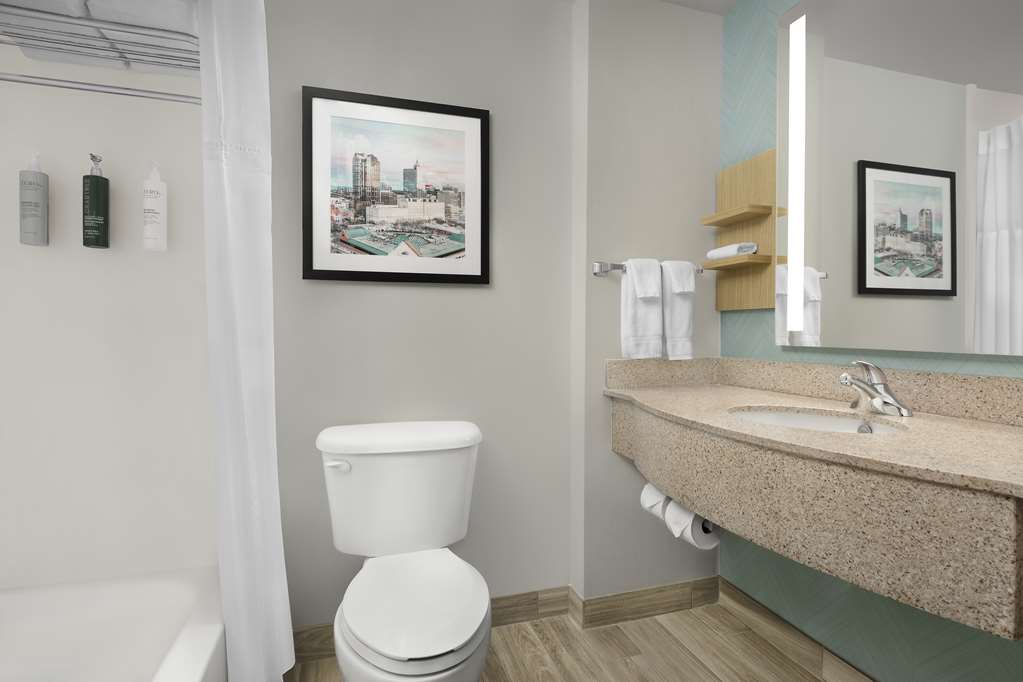 Фото Hilton Garden Inn Raleigh Capital Blvd I-540