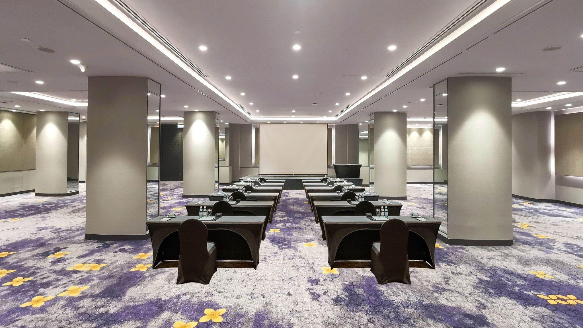 Фото Holiday Inn Bangkok, an Ihg Hotel