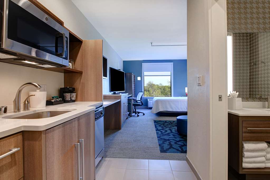 Фото Home2 Suites by Hilton North Plano Hwy 75