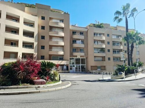 Апартаменты Citronnier Monaco Balcony sea view calm в Бозолее