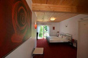 Гостиница Landhaus Hotel Wolfratshausen