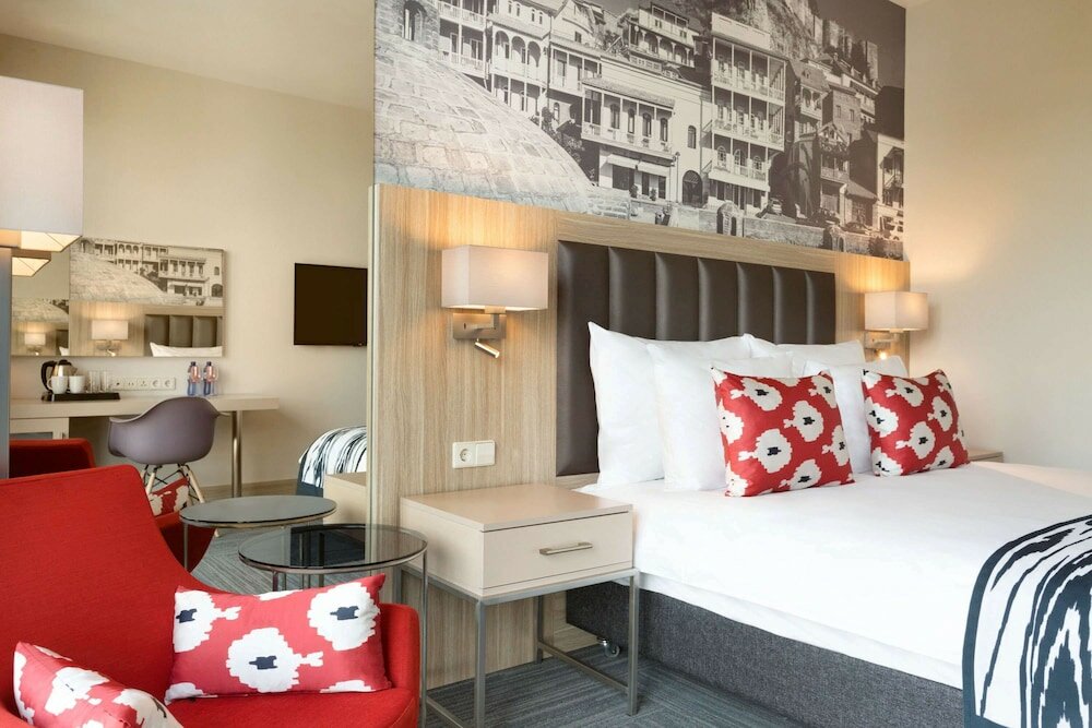 Фото Tbilisi Saburtalo Hotel by Mercure