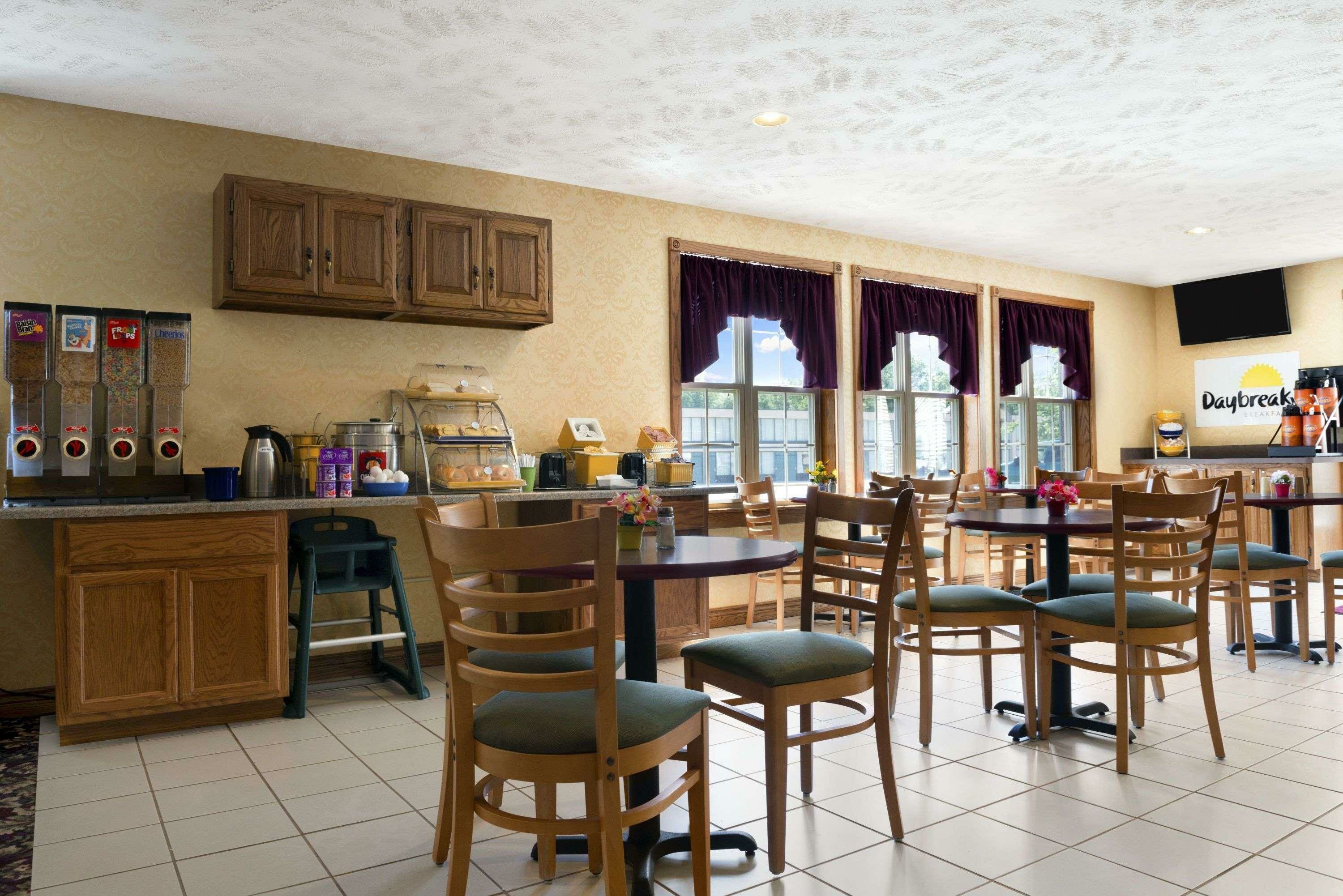 Фото Days Inn by Wyndham Grayling