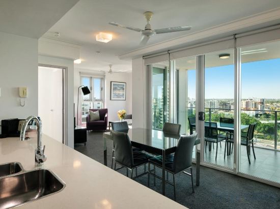 Фото H on Mitchell Hotel Apartment