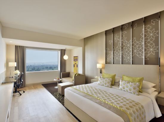 Фото Super 8 by Wyndham High Level Ab