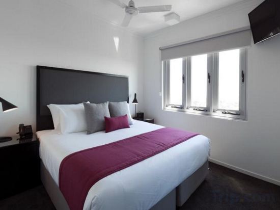 Фото H on Mitchell Hotel Apartment