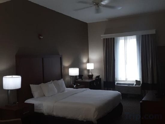 Фото Comfort Inn & Suites Grenada