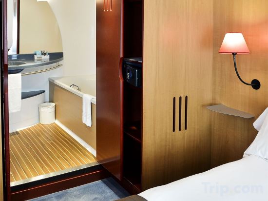 Фото Novotel Suites Reims Centre